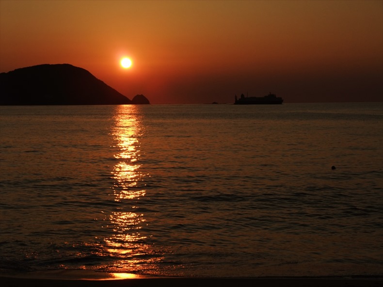 志賀島　玄界灘に沈む夕日